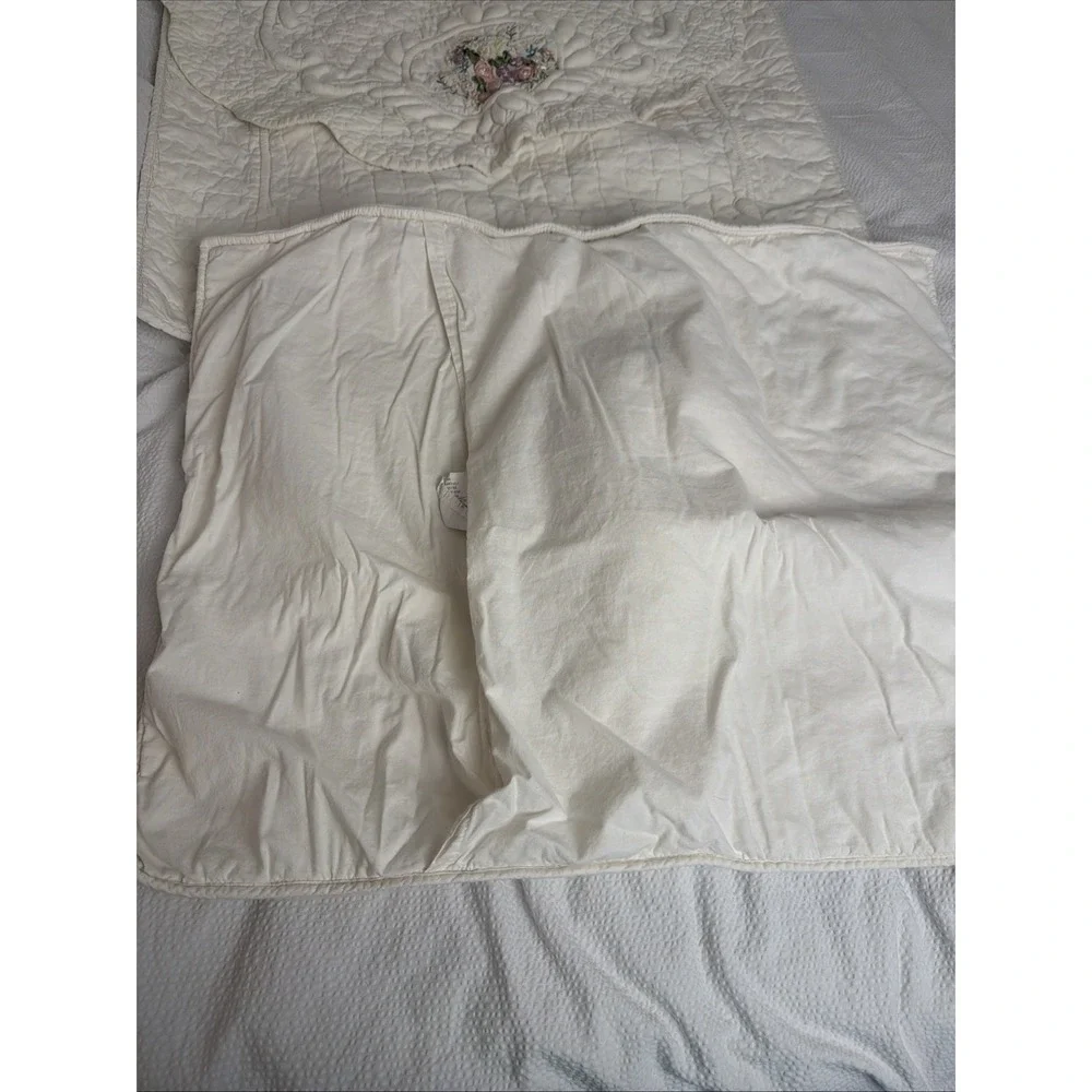 Jcpenney Home Collection White Quilted/Embroidered Pillow Shams 21 X 27 Set